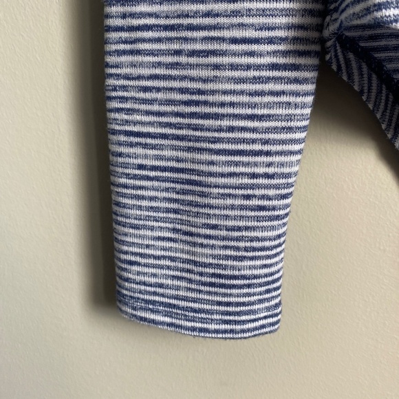 Banana Republic Factory Women's Blue/White Stripe Lightweight Sweater Top Small - Picture 4 of 9